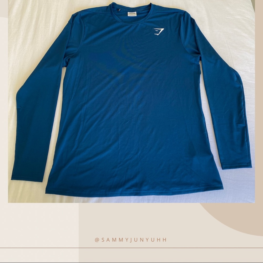 Men’s Gymshark performance, lightweight longsleeve.
